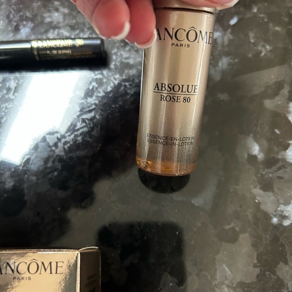 Lancôme ABSOLUE Travel Set - Picture 5 of 5